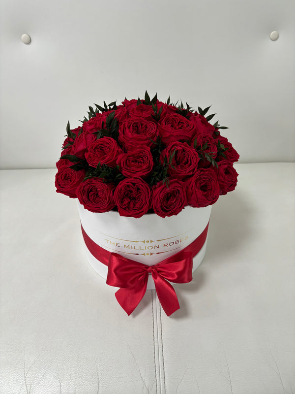Medium- Red Eternity English Roses - White Box - The Million Roses Slovakia