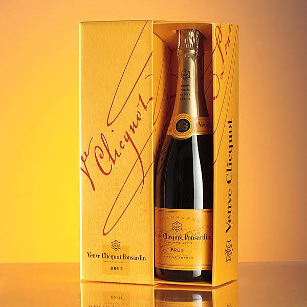 Veuve Clicquot Ponsardin Brut - The Million Roses Slovakia