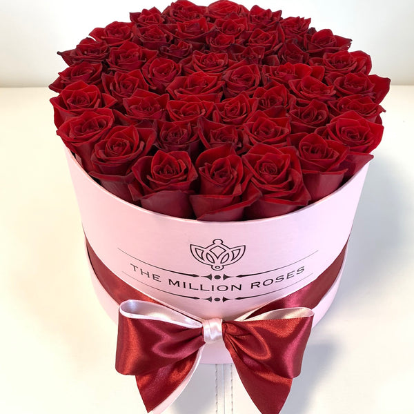 Medium Pink Box- Red Roses - The Million Roses Slovakia