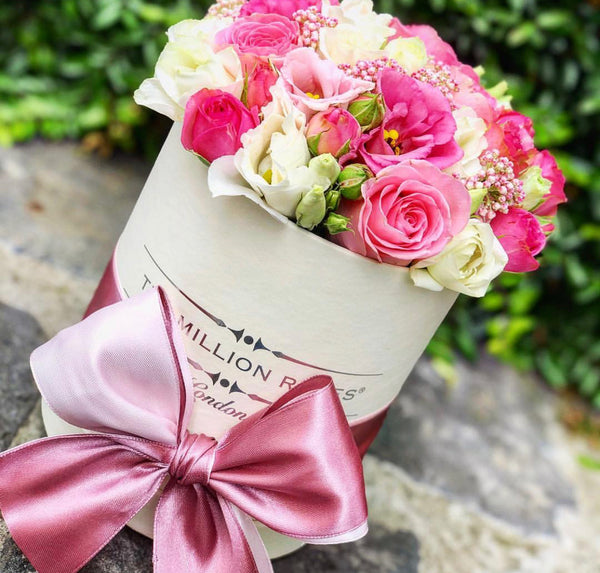 Basic Vanilla Box- Mix Roses - The Million Roses Slovakia