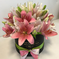 Medium - Lily Pink & White - Black Box - The Million Roses Slovakia