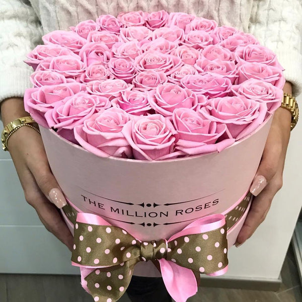 Medium - Pink Roses - White Box - The Million Roses Slovakia