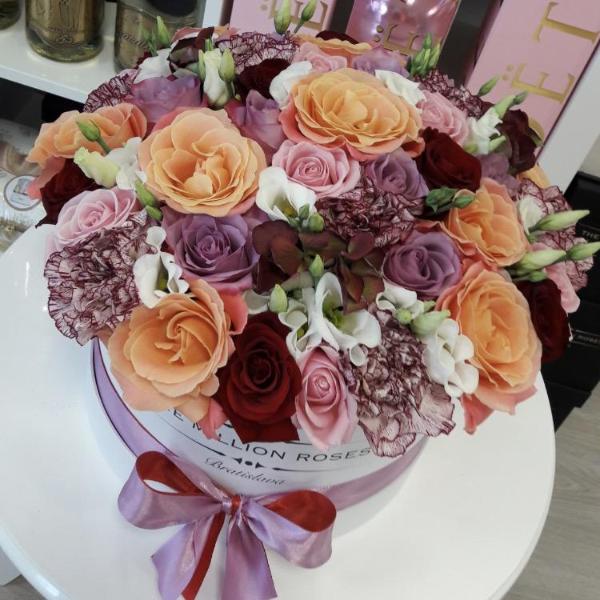 Medium - Mix Roses - White Box - The Million Roses Slovakia